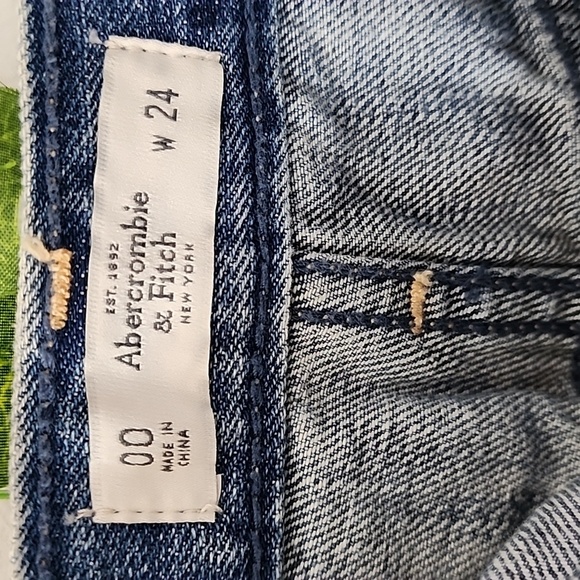 Abercrombie & Fitch Distressed Denim Jean Shorts - Picture 9 of 10